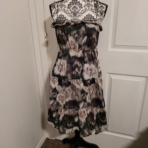 old navy black and white dress Fit & Flare Crepe Lace-Trim Mini straight neckline adjustable tie straps slim fit hits at thigh models are approx Old Navy Black and White